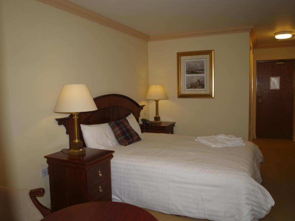 The Olde Windmill Inn Great Cressingham Room photo