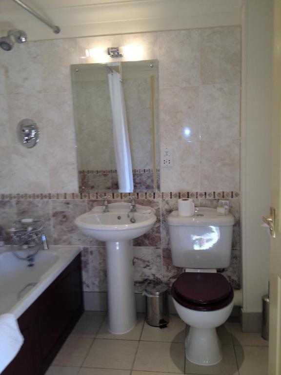 The Olde Windmill Inn Great Cressingham Room photo